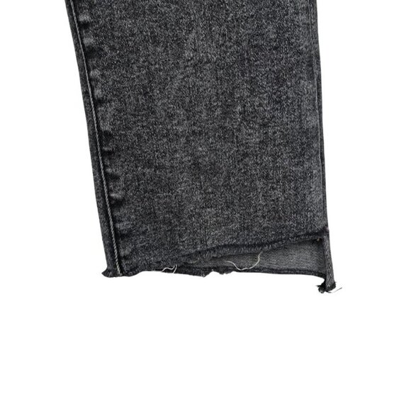 Revolve Mother The Insider Crop Step Fray in Train Stops - Picture 5 of 11